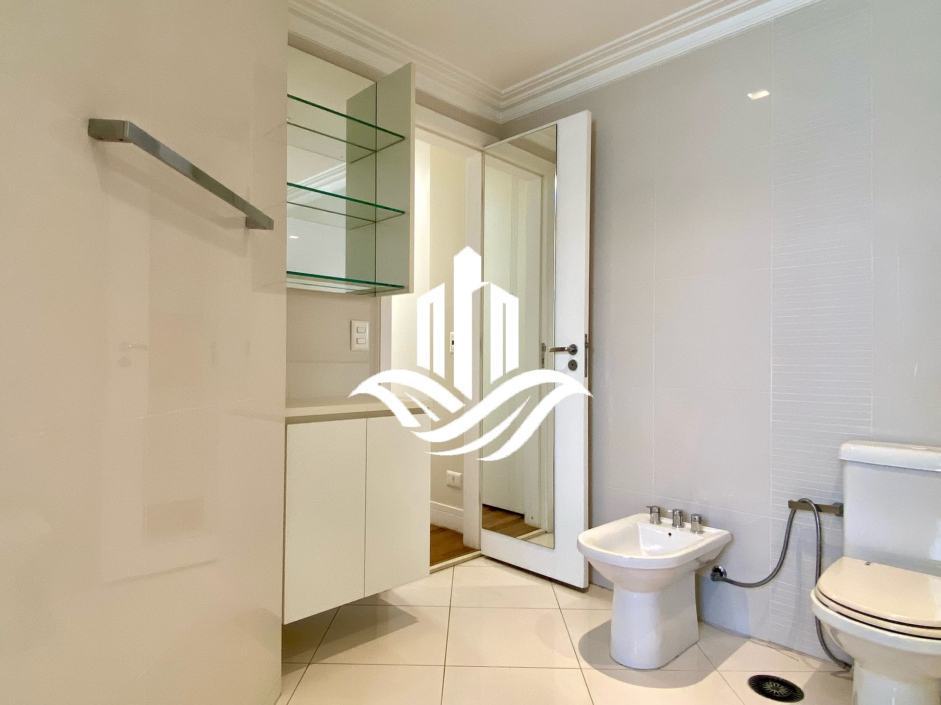 Apartamento à venda com 4 quartos, 240m² - Foto 18