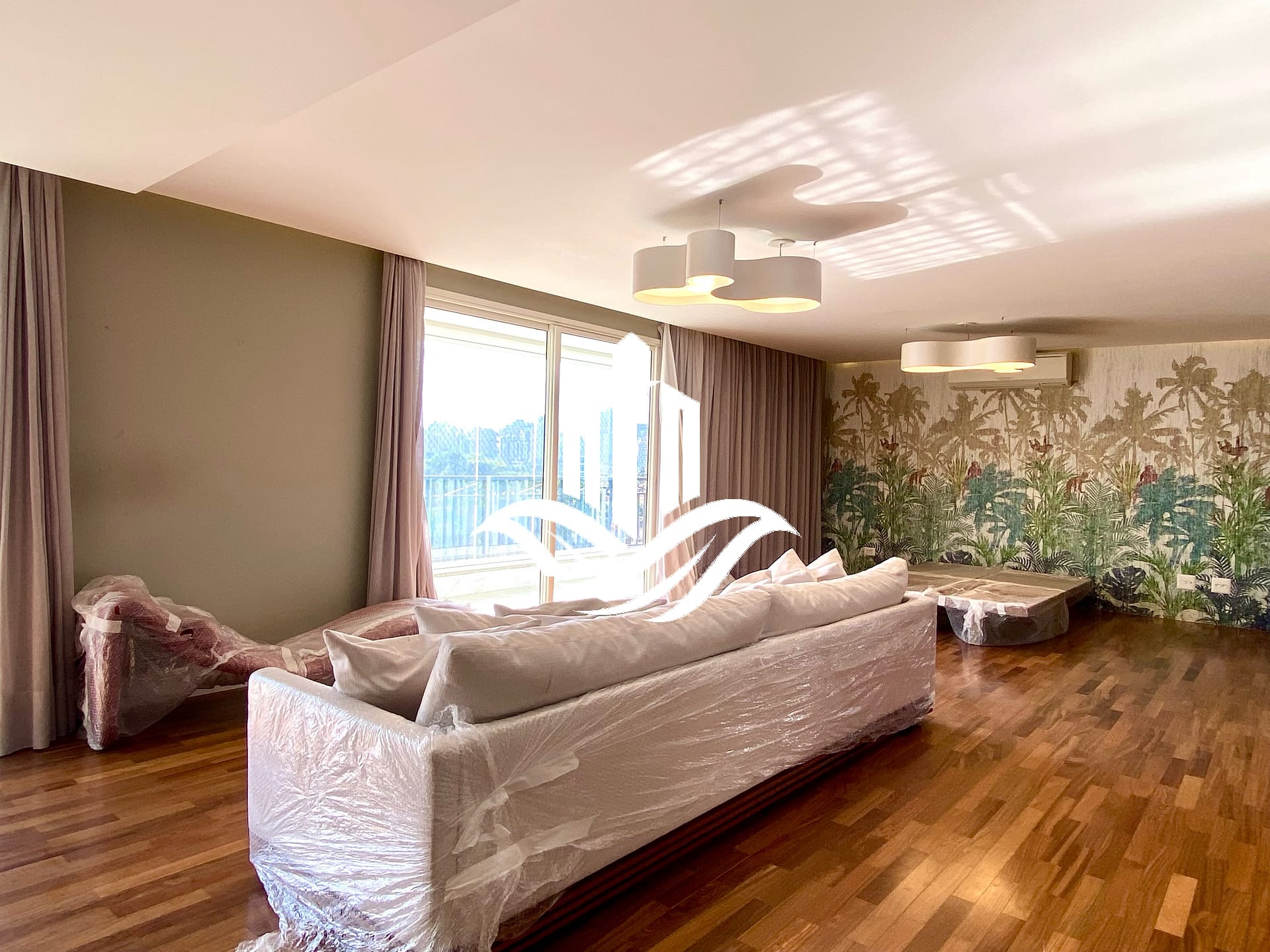 Apartamento à venda com 4 quartos, 240m² - Foto 1