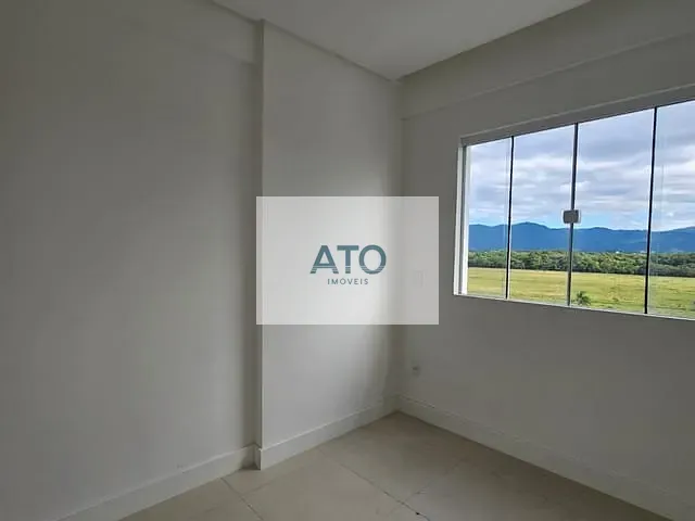 Apartamento 2 quartos e 2 banheiros, à venda, no bairro Pereque em Porto Belo