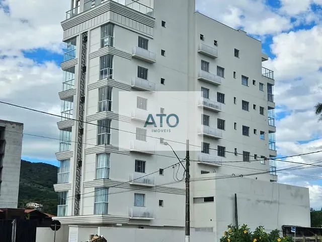 Apartamento 2 quartos e 2 banheiros, à venda, no bairro Pereque em Porto Belo