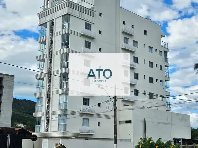 Apartamento 2 quartos e 2 banheiros, à venda, no bairro Pereque em Porto Belo