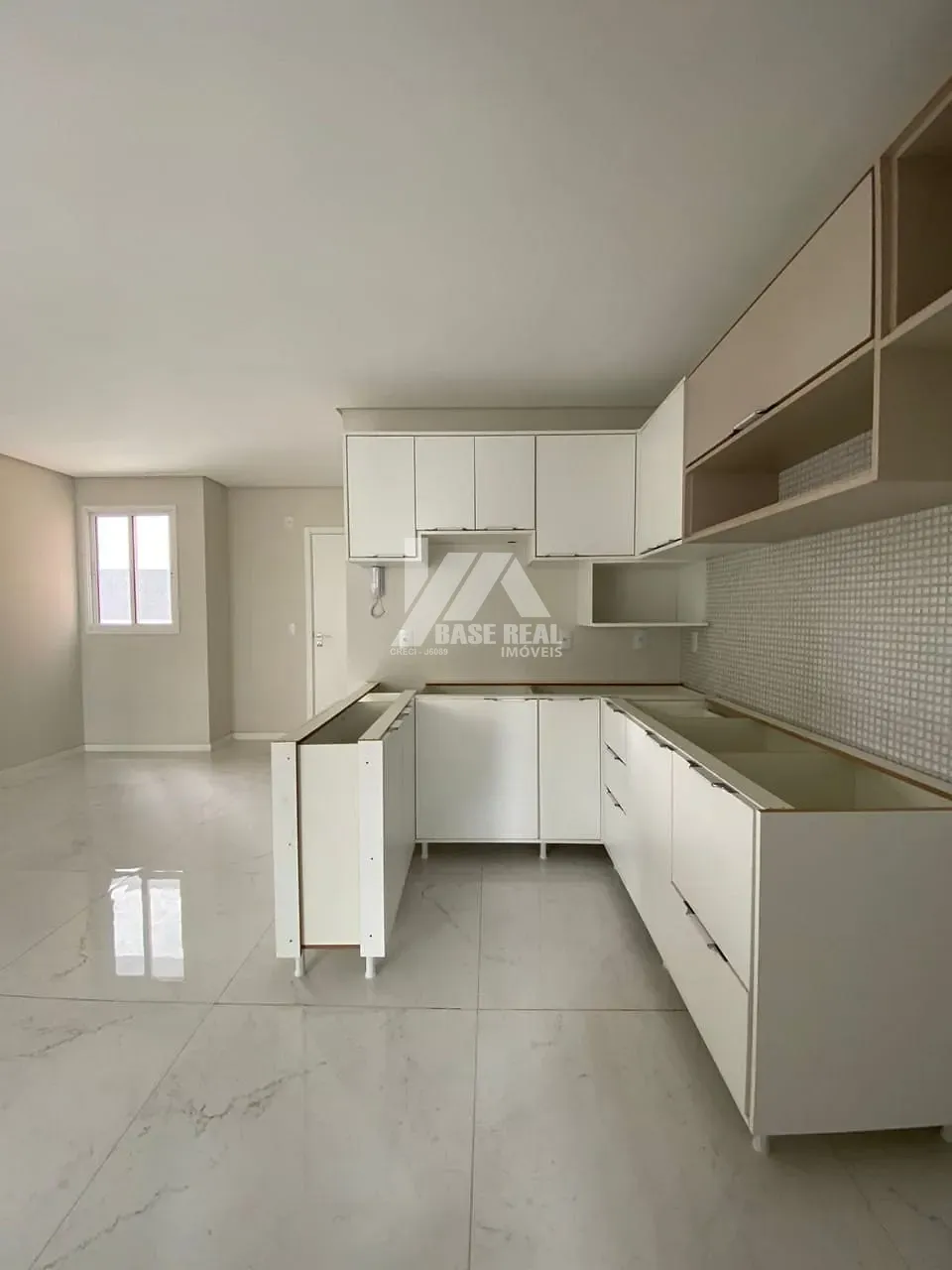 Apartamento no Ed. Pablo Villaró — Centro