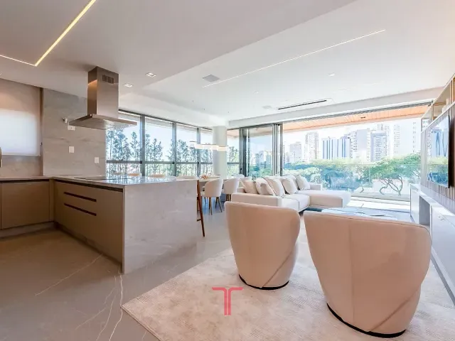 Apartamento com 152m² 3 quartos e 5 banheiros, para alugar, no bairro Água Verde em Curitiba