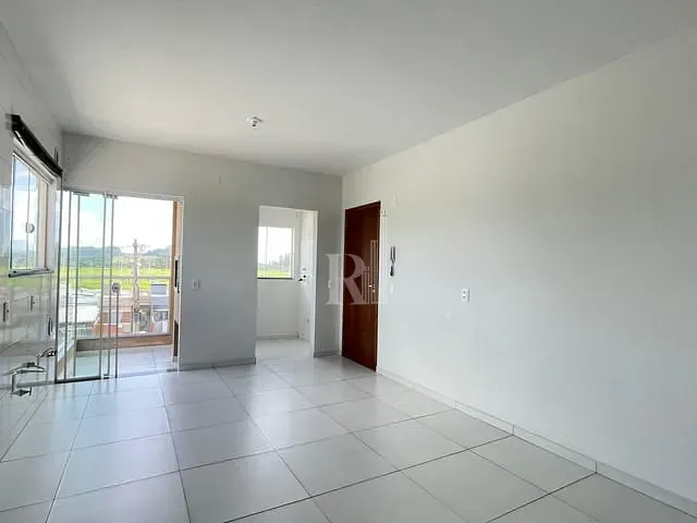 Apartamento 2 quartos e 1 banheiro, à venda, no bairro Areias em Tijucas
