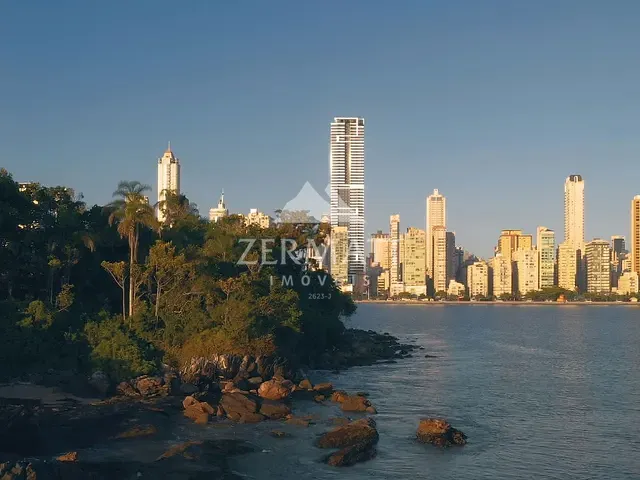 Apartamento com 172m² 4 quartos e 5 banheiros, à venda, no bairro Centro em Balneário Camboriú