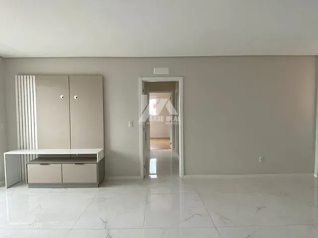 Apartamento com 172m² 3 quartos e 2 banheiros, à venda, no bairro Centro em Ponta Grossa