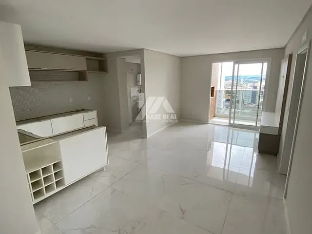 Apartamento com 172m² 3 quartos e 2 banheiros, à venda, no bairro Centro em Ponta Grossa