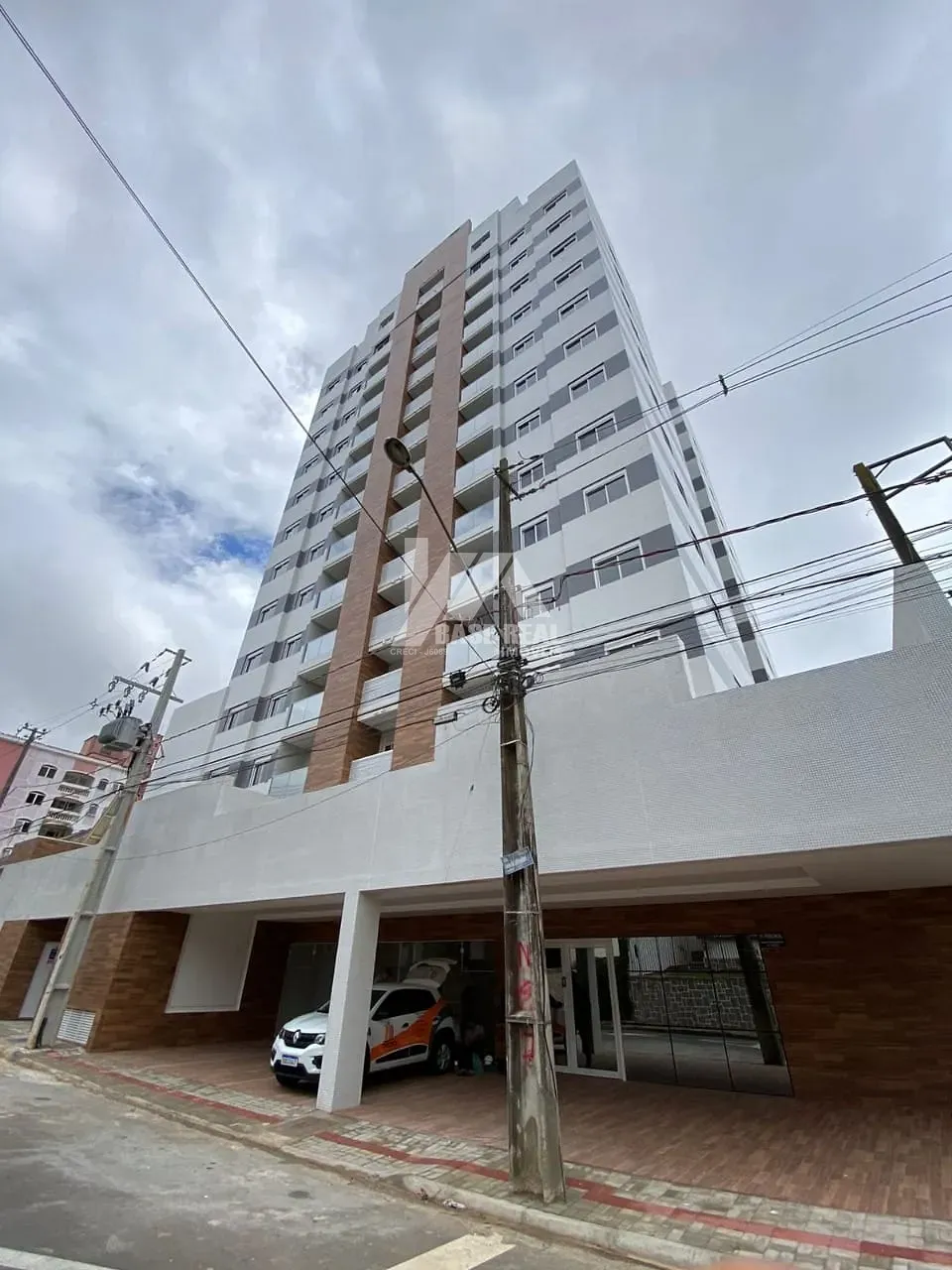 Apartamento no Ed. Pablo Villaró — Centro