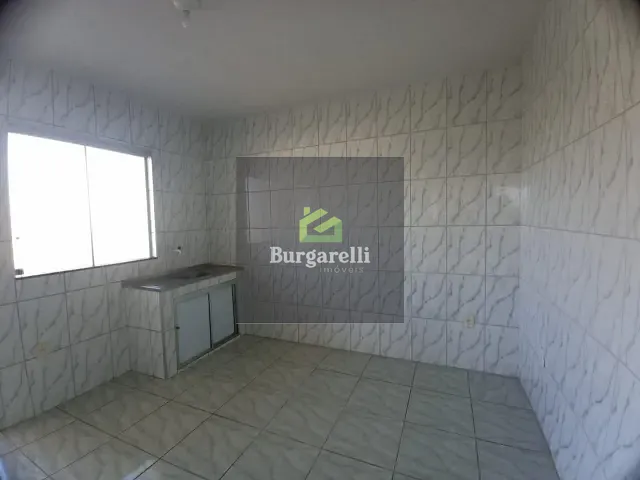 Apartamento 2 quartos e 1 banheiro, para alugar, no bairro Jardim Glória em Lavras
