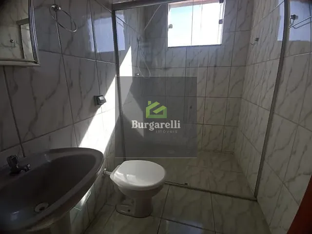 Apartamento 2 quartos e 1 banheiro, para alugar, no bairro Jardim Glória em Lavras