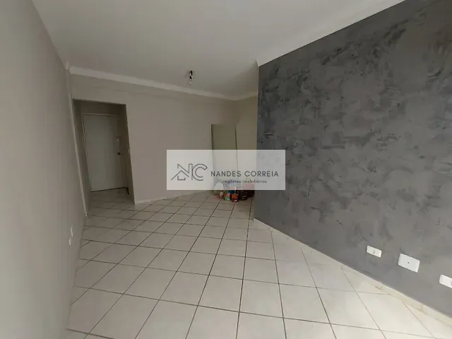 Apartamento 3 quartos e 2 banheiros, à venda, no bairro Parque Jamaica em Londrina
