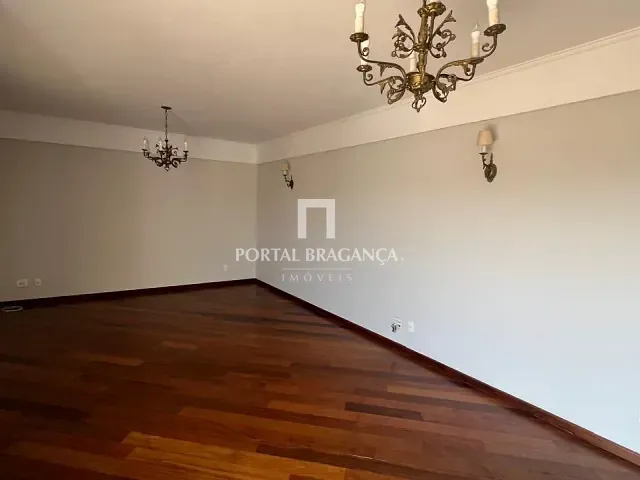 Apartamento 3 quartos e 4 banheiros, para alugar, no bairro Centro em Bragança Paulista