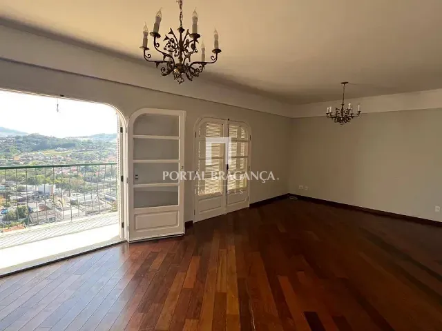 Apartamento 3 quartos e 4 banheiros, para alugar, no bairro Centro em Bragança Paulista