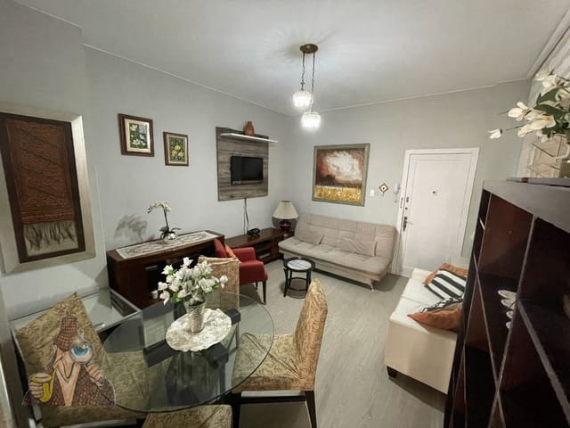 Apartamento 2 quartos e 1 banheiro, à venda, no bairro Centro em Curitiba