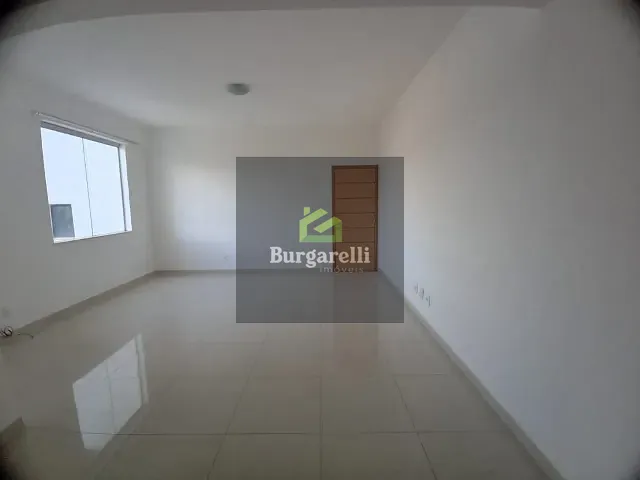 Apartamento 3 quartos e 2 banheiros, para alugar, no bairro Centro em Lavras