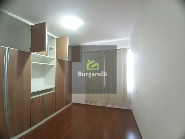 Apartamento 3 quartos e 2 banheiros, para alugar, no bairro Centro em Lavras
