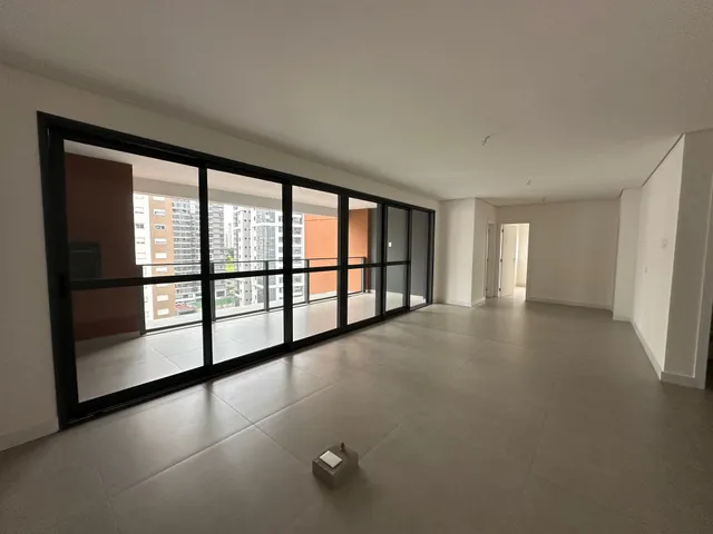 Apartamento com 10m² 3 quartos e 4 banheiros, à venda, no bairro Gleba Palhano em Londrina