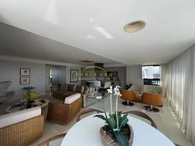 Apartamento com 198m² 4 quartos e 5 banheiros, à venda, no bairro Barra em Salvador