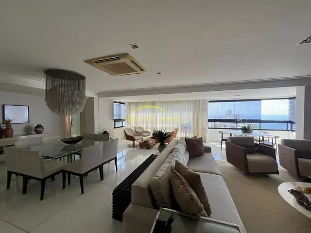 Apartamento com 198m² 4 quartos e 5 banheiros, à venda, no bairro Barra em Salvador