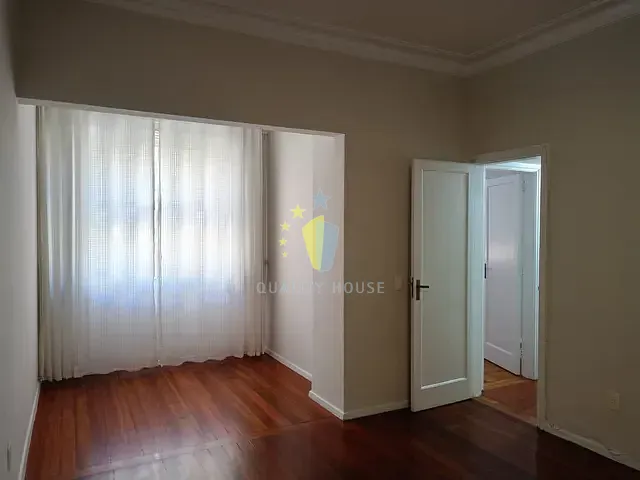 Apartamento com 89m² 3 quartos e 1 banheiro, para alugar, no bairro Copacabana em Rio de Janeiro