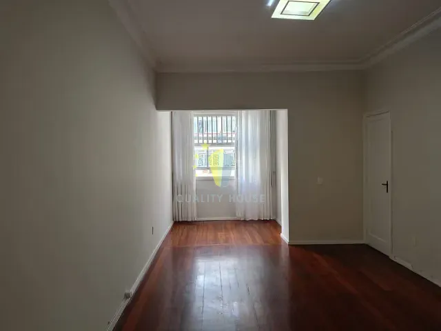 Apartamento com 89m² 3 quartos e 1 banheiro, para alugar, no bairro Copacabana em Rio de Janeiro