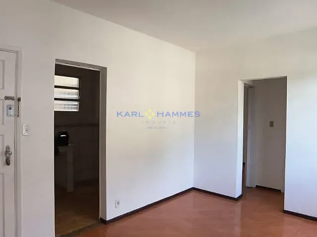 Apartamento 2 quartos e 1 banheiro, para alugar, no bairro Saldanha Marinho em Petrópolis