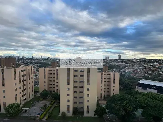Apartamento 3 quartos e 1 banheiro, à venda, no bairro Champagnat em Londrina