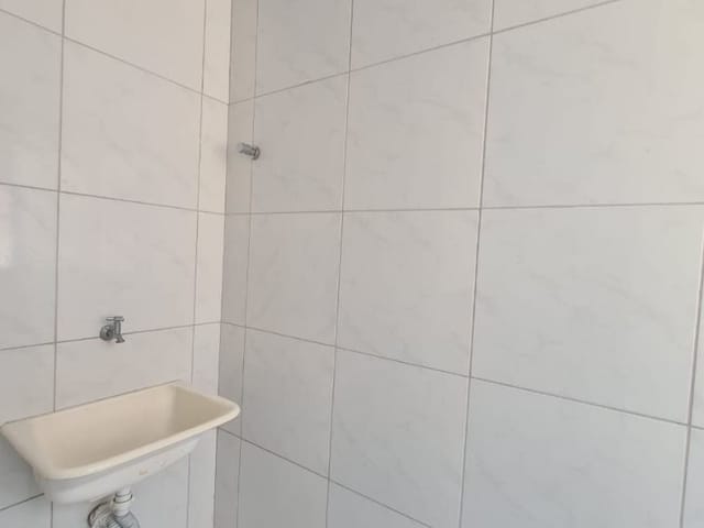 Apartamento 2 quartos e 2 banheiros, para alugar, no bairro Vila União em Fortaleza