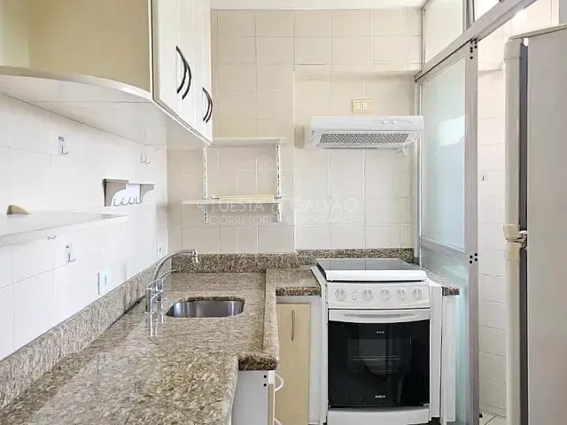 Apartamento com 53m² 2 quartos e 1 banheiro, para alugar, no bairro Rebouças em Curitiba