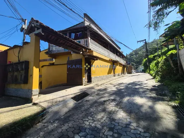 Apartamento 2 quartos e 1 banheiro, à venda ou para alugar, no bairro Espirito Santo em Petrópolis