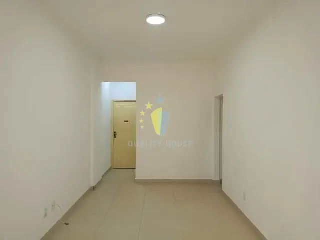 Apartamento com 49m² 1 quarto e 2 banheiros, para alugar, no bairro Copacabana em Rio de Janeiro