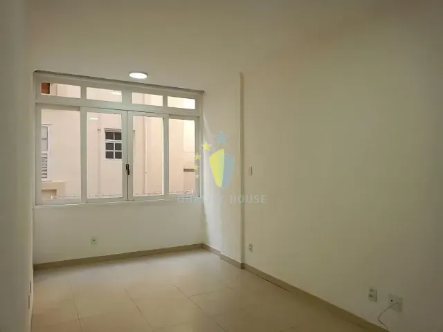 Apartamento com 49m² 1 quarto e 2 banheiros, para alugar, no bairro Copacabana em Rio de Janeiro