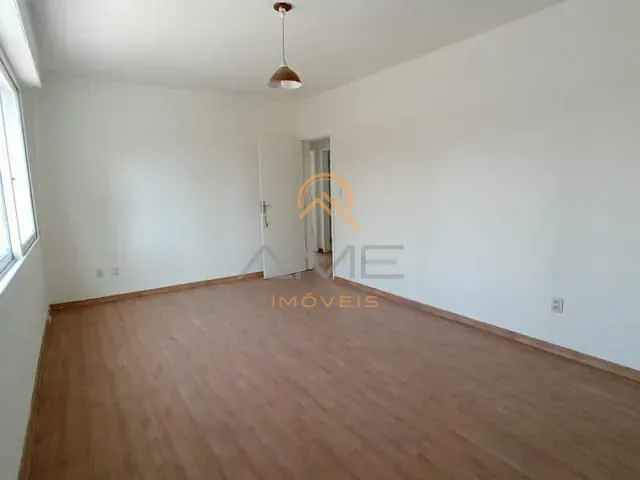 Apartamento 3 quartos e 1 banheiro, à venda ou para alugar, no bairro Centro em Pelotas