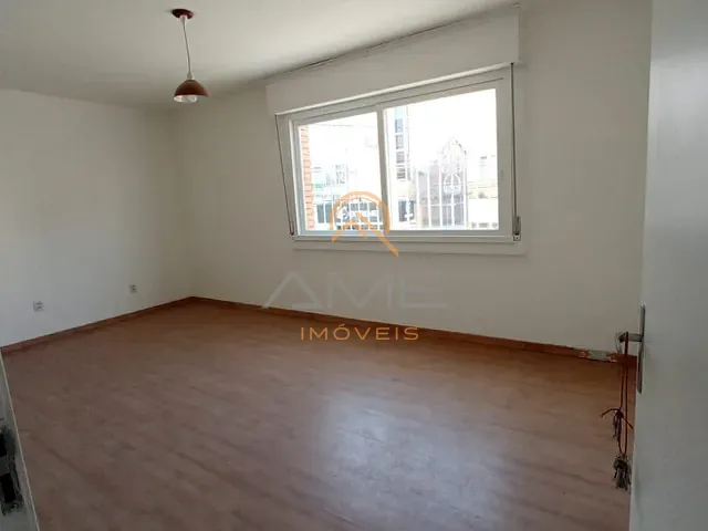 Apartamento 3 quartos e 1 banheiro, à venda ou para alugar, no bairro Centro em Pelotas