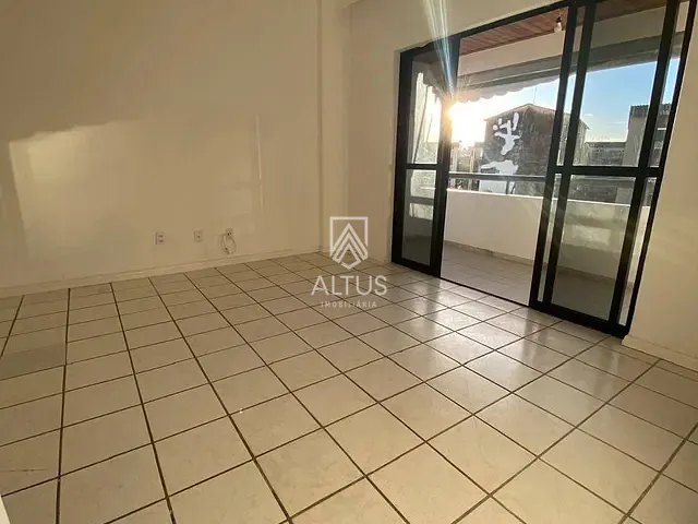 Apartamento 2 quartos e 1 banheiro, à venda, no bairro Brotas em Salvador