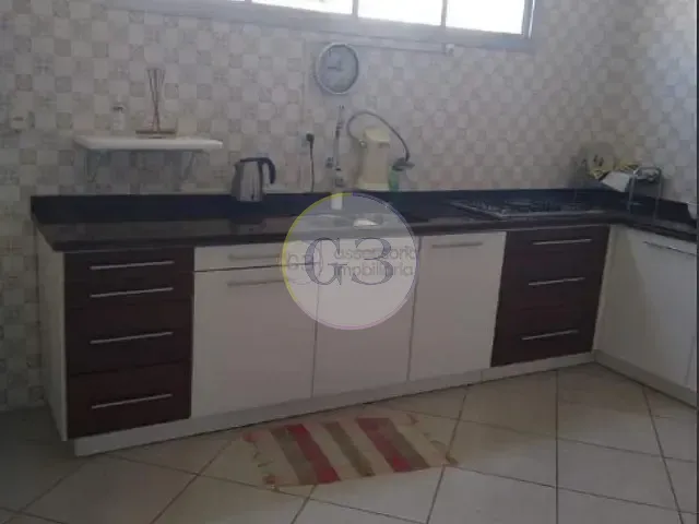 Apartamento 3 quartos e 2 banheiros, para alugar, no bairro Centro em Pelotas