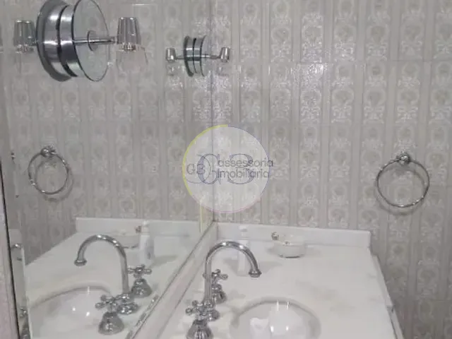 Apartamento 3 quartos e 2 banheiros, para alugar, no bairro Centro em Pelotas
