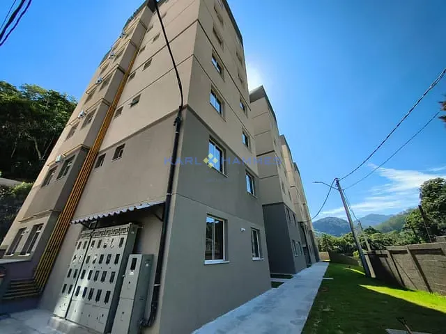 Apartamento 2 quartos e 2 banheiros, para alugar, no bairro Duarte Silveira em Petrópolis