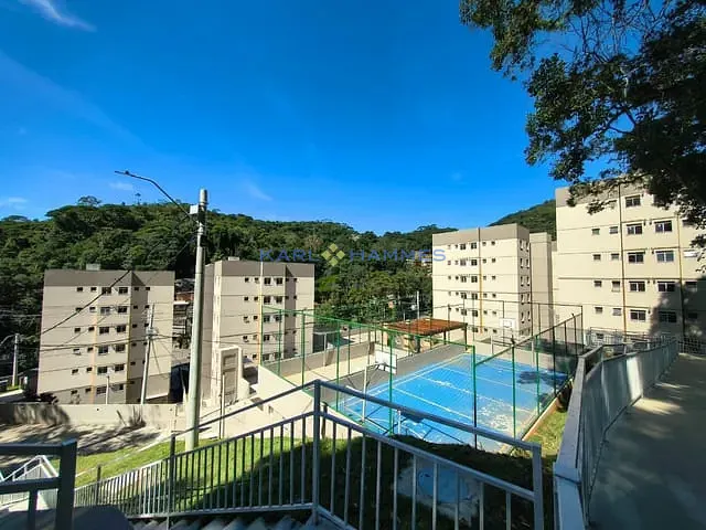 Apartamento 2 quartos e 2 banheiros, para alugar, no bairro Duarte Silveira em Petrópolis