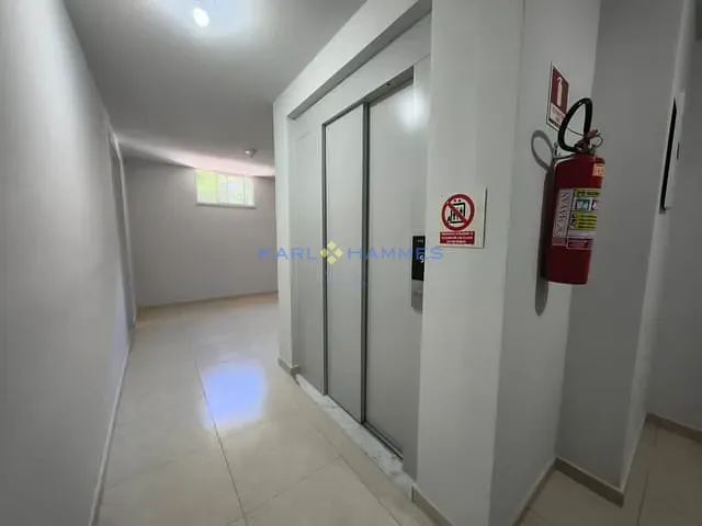 Apartamento 2 quartos e 2 banheiros, para alugar, no bairro Duarte Silveira em Petrópolis