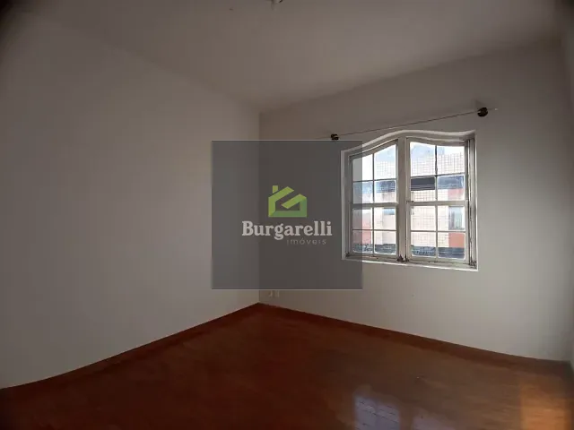 Apartamento 4 quartos e 2 banheiros, para alugar, no bairro Centro em Lavras