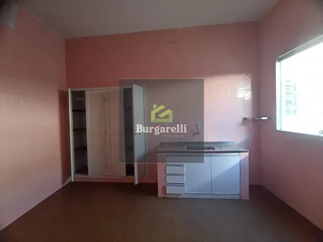 Apartamento 4 quartos e 2 banheiros, para alugar, no bairro Centro em Lavras