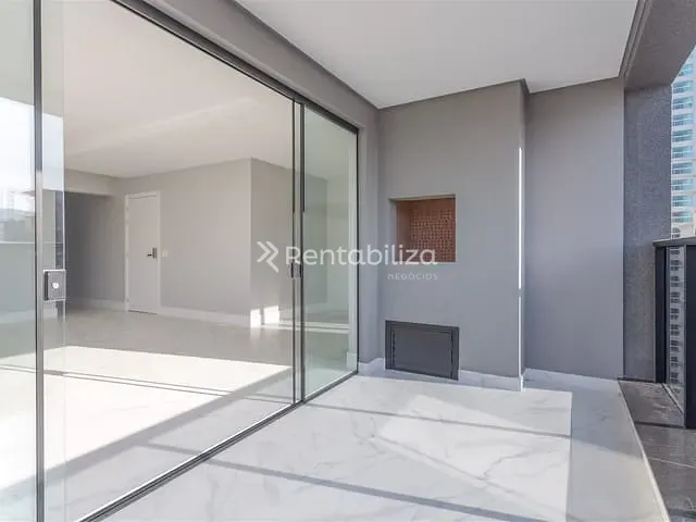 Apartamento com 218m² 3 quartos e 4 banheiros, à venda, no bairro Meia Praia em Itapema