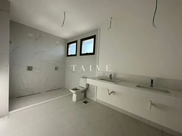 Apartamento com 290m² 3 quartos e 3 banheiros, à venda, no bairro Gleba Fazenda Palhano em Londrina