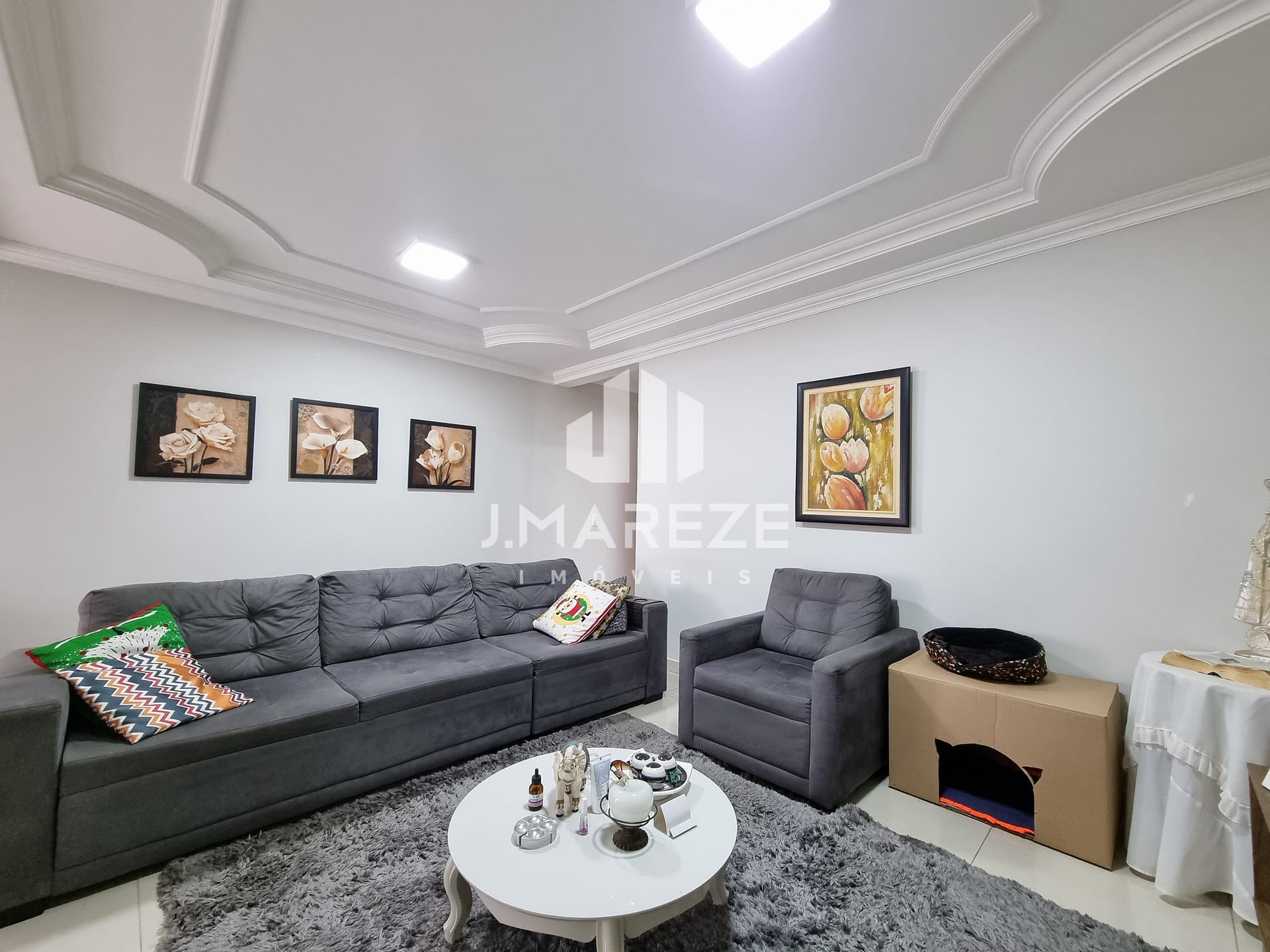 Apartamento à venda com 3 quartos, 99m² - Foto 2