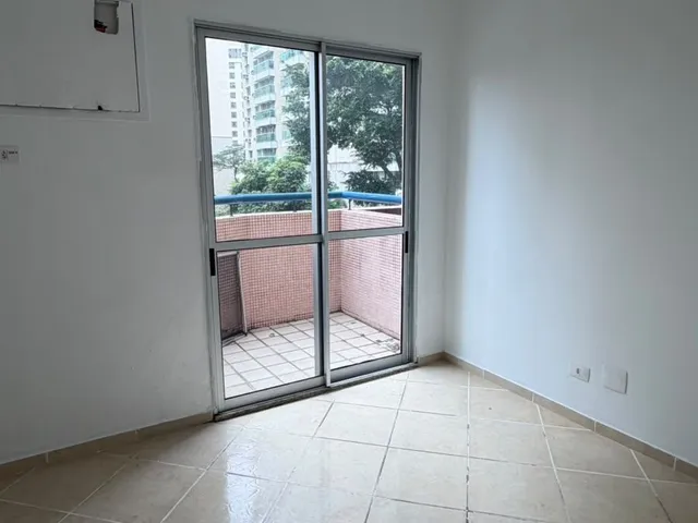 Apartamento com 71m² 2 quartos e 1 banheiro, para alugar, no bairro Barra da Tijuca em Rio de Janeiro