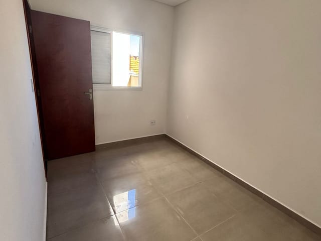 Apartamento 2 quartos e 1 banheiro, para alugar, no bairro Parque Erasmo Assunção em Santo André