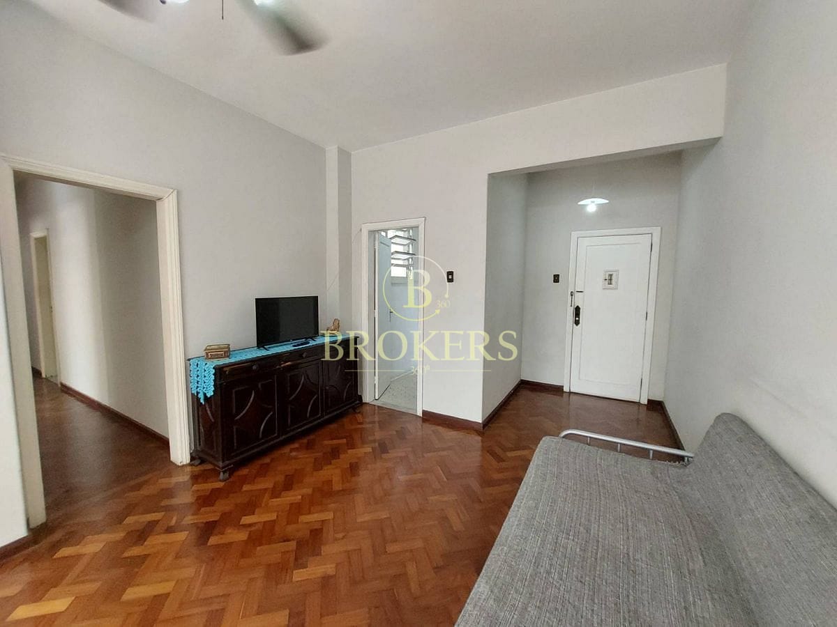 Apartamento a venda com excelente planta na Rua Humaitá, 3 quartos com dependências completa. 120 m².