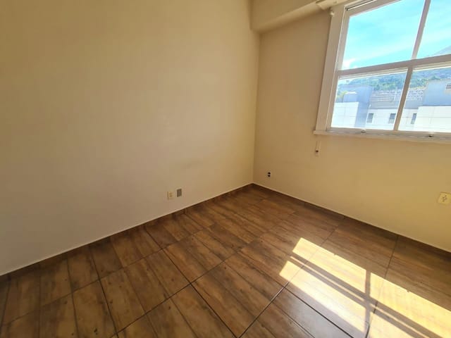 Apartamento 1 quarto e 1 banheiro, à venda, no bairro Catete em Rio de Janeiro