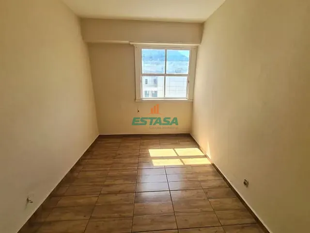 Apartamento 1 quarto e 1 banheiro, à venda, no bairro Catete em Rio de Janeiro